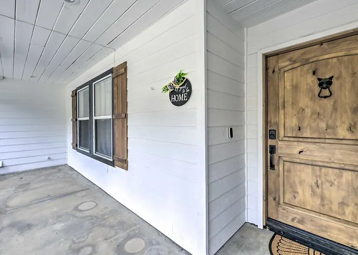 Charming Home Less Than 10 Mi To Sequoia Natl Park!