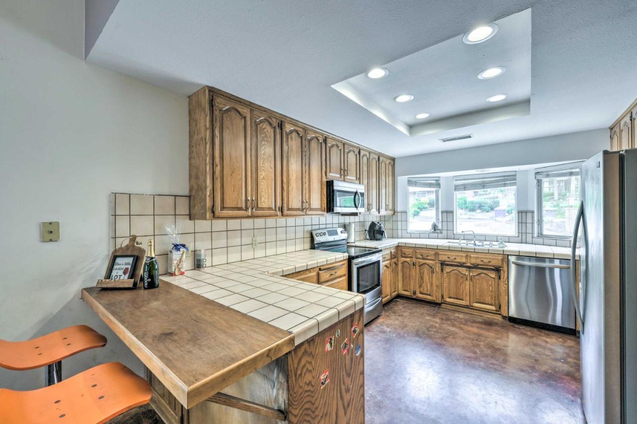 Charming Less Than 10 Mi To Sequoia Natl Park! Holiday home